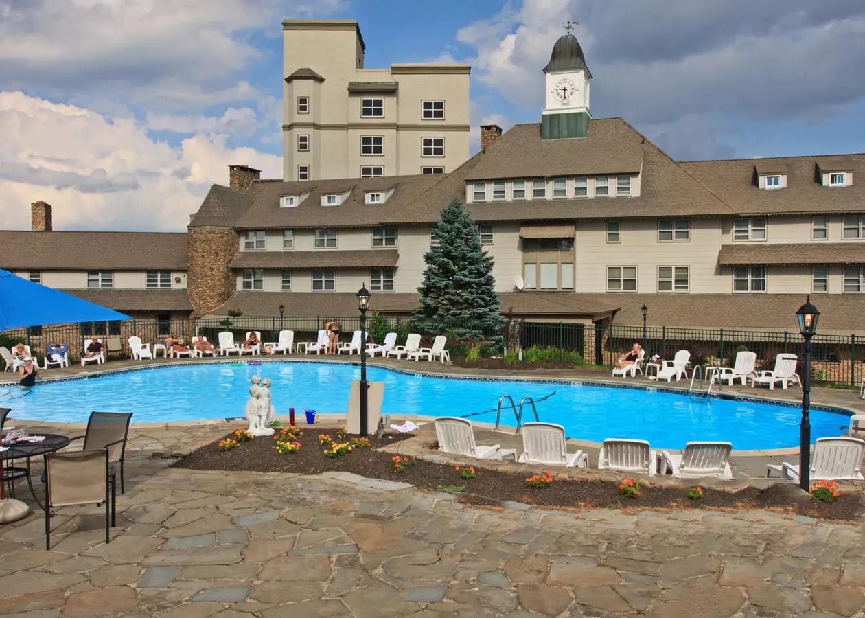 Pocono Manor Resort And Spa Exterior foto
